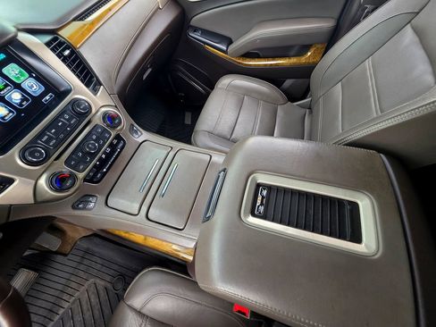 Used 2017 GMC Yukon Denali AWD/4WD image 40