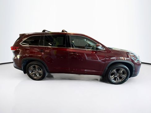 Used 2018 Toyota Highlander Limited Platinum AWD/4WD image 10