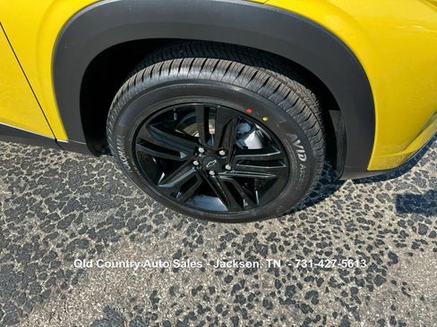 Used 2024 Chevrolet Trax ACTIV w/ Sunroof Package image 11