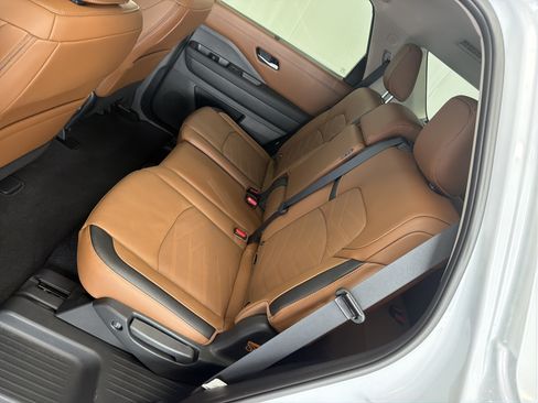 Used 2025 Nissan Pathfinder Platinum w/ Cargo Package FWD image 7