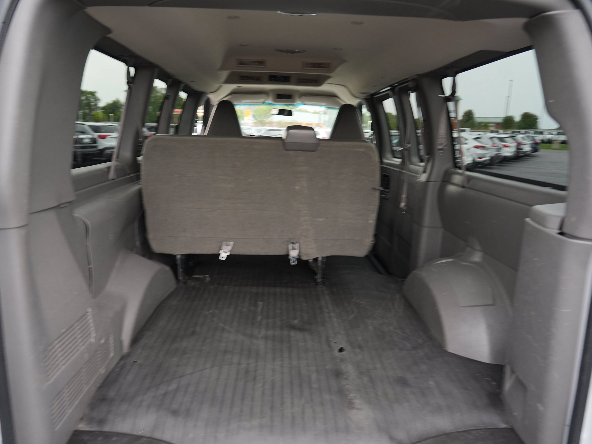 Used 2017 Chevrolet Express 2500 LS RWD image 28