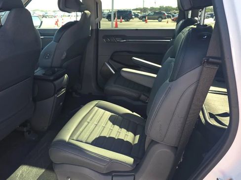 Used 2024 Kia EV9 Land AWD/4WD image 8