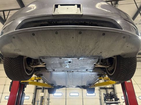 Used 2023 Tesla Model Y Long Range AWD/4WD image 21