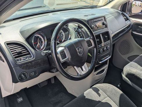 Used 2013 Dodge Grand Caravan American Value Package w/ UConnect Hands-Free Group FWD image 12