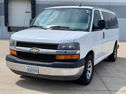 Used 2014 Chevrolet Express 1500 LT w/ LT Preferred Equipment Group RWD image 1