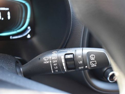 Used 2025 Kia Soul LX image 15