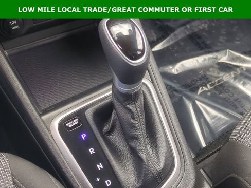 Used 2021 Hyundai Accent SEL image 38