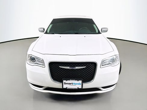 Used 2016 Chrysler 300 Limited image 2