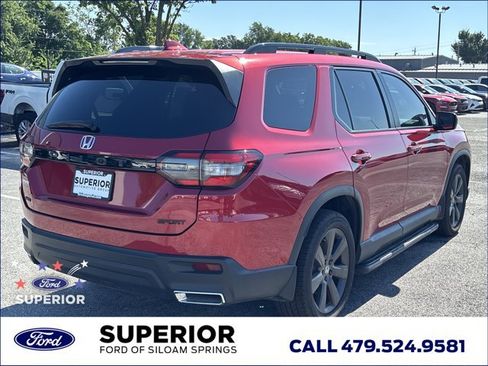 Used 2025 Honda Pilot Sport image 3