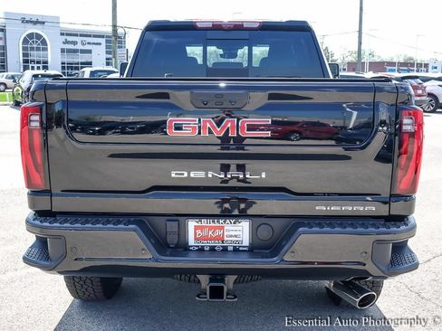 Used 2026 GMC Sierra 2500 Denali w/ Denali Reserve Package AWD/4WD image 8