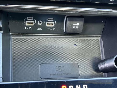 Used 2023 Jeep Grand Cherokee L Laredo image 30