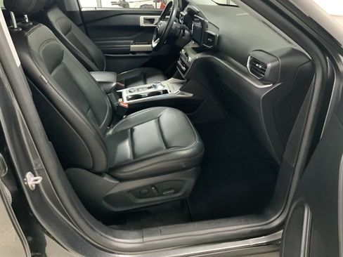 Used 2020 Ford Explorer XLT w/ Equipment Group 202A AWD/4WD image 20