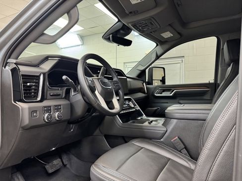 Used 2025 GMC Sierra 3500 Denali w/ Denali Reserve Package image 14