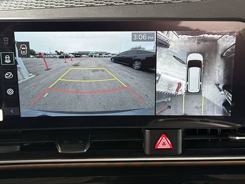 Certified 2025 Kia Carnival SX Prestige image 24