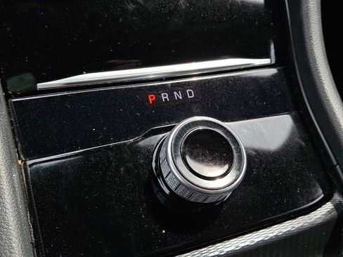 Used 2024 Jeep Grand Cherokee L Laredo image 15