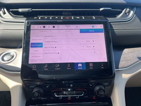 New 2025 Jeep Grand Cherokee Limited AWD/4WD image 54