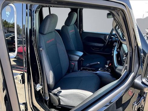 Certified 2025 Jeep Wrangler Unlimited Rubicon w/ Convenience Group AWD/4WD image 16