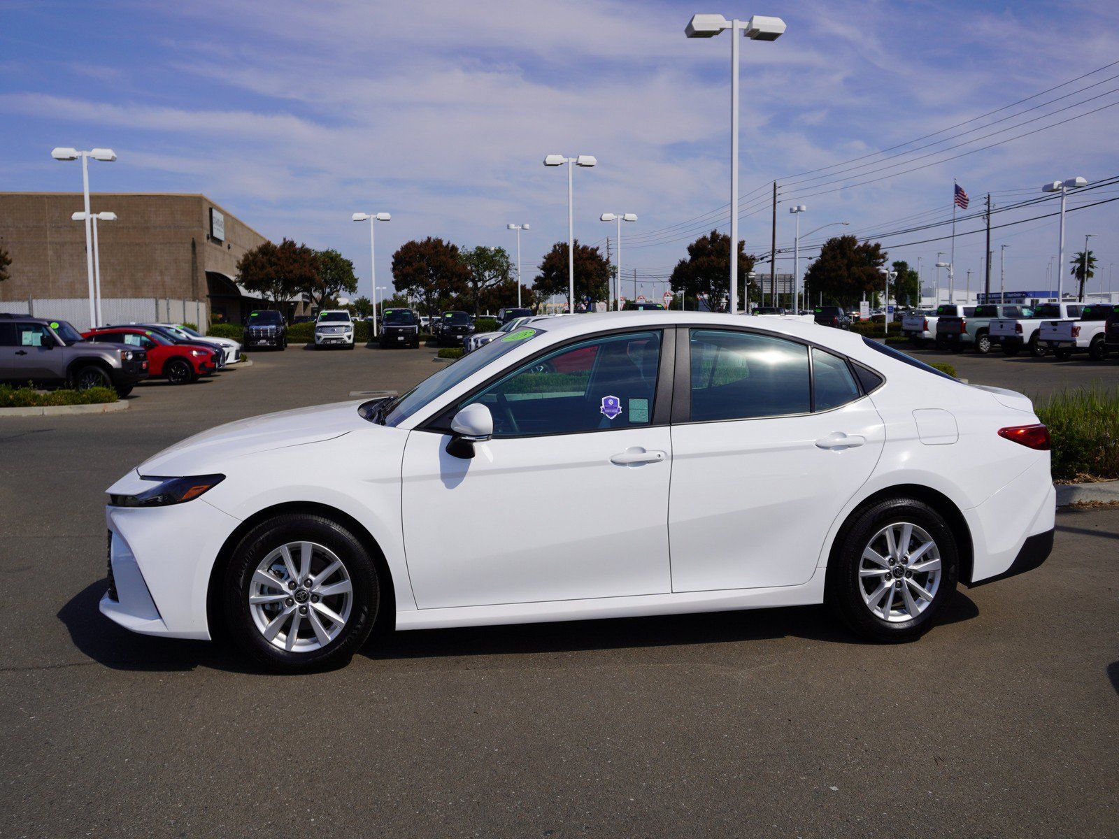 Used 2025 Toyota Camry LE w/ Convenience Package FWD image 6