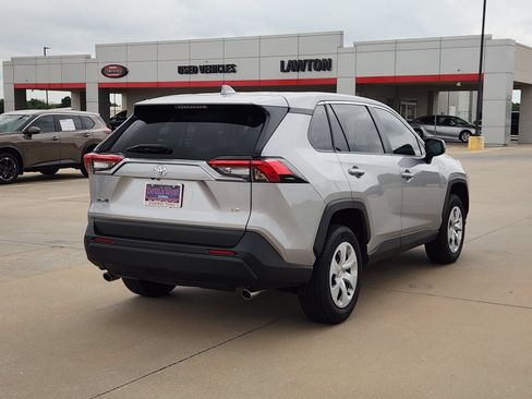 Used 2023 Toyota RAV4 XSE AWD/4WD image 5
