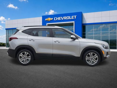 Used 2022 Kia Seltos S FWD image 7