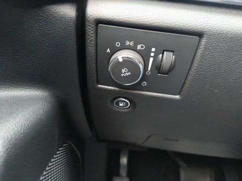 Used 2014 Jeep Grand Cherokee Limited image 21