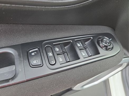 Used 2020 Jeep Renegade Sport image 15