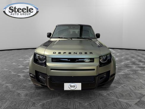 Used 2024 Land Rover Defender 130 X-Dynamic SE AWD/4WD image 8