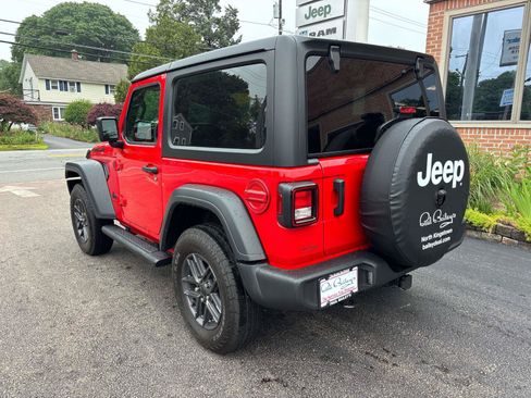 Used 2025 Jeep Wrangler Sport AWD/4WD image 4