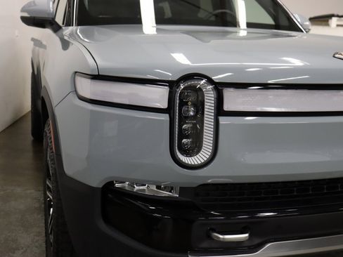 Used 2023 Rivian R1S Adventure image 5