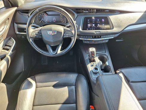 Used 2019 Cadillac XT4 Premium Luxury image 9