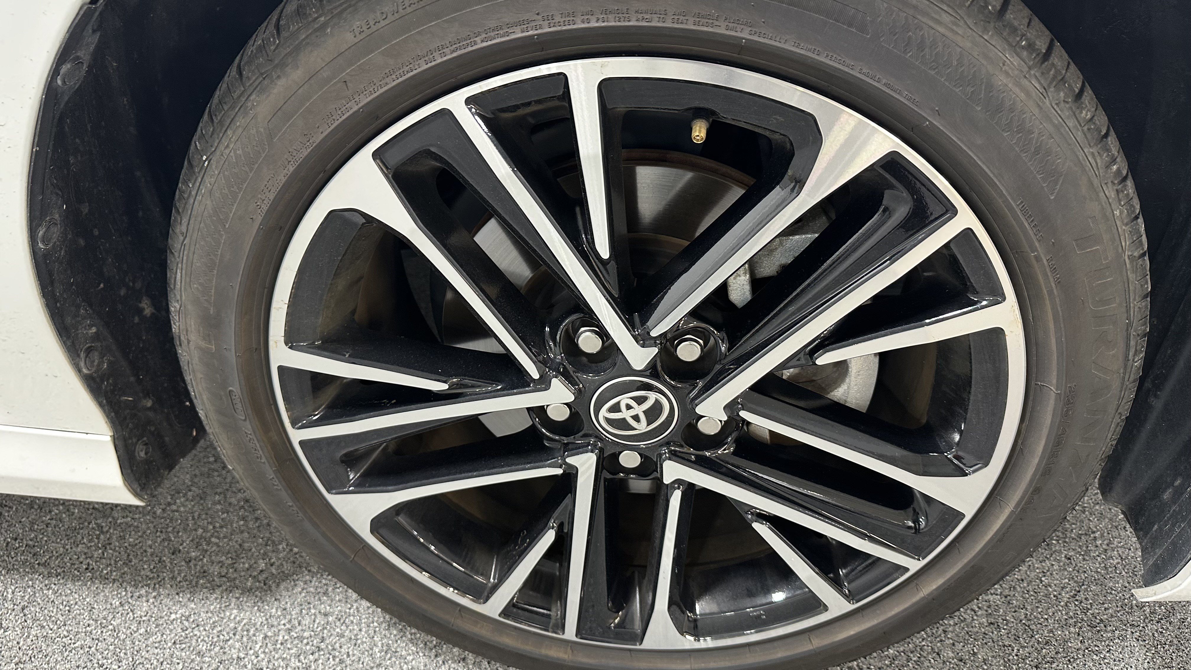 Used 2026 Toyota Camry XLE FWD image 15