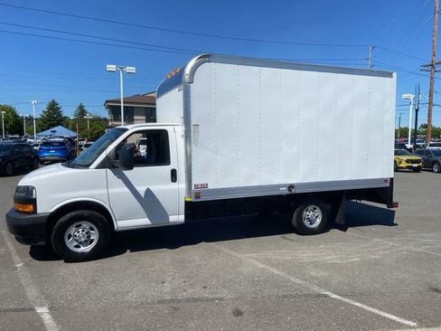 Used 2021 Chevrolet Express 3500 w/ Power Convenience Package image 5