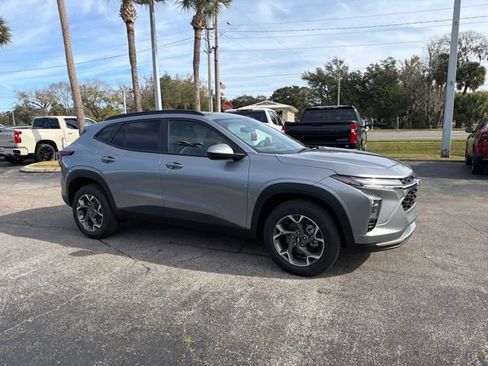 New 2026 Chevrolet Trax LT w/ Driver Confidence Package image 17