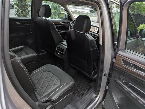 Used 2025 Volkswagen Atlas SEL Premium R-Line AWD/4WD image 15