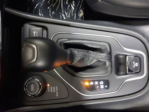 Used 2022 Jeep Cherokee Latitude Lux image 21