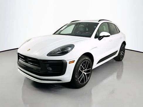 Certified 2025 Porsche Macan AWD/4WD image 1