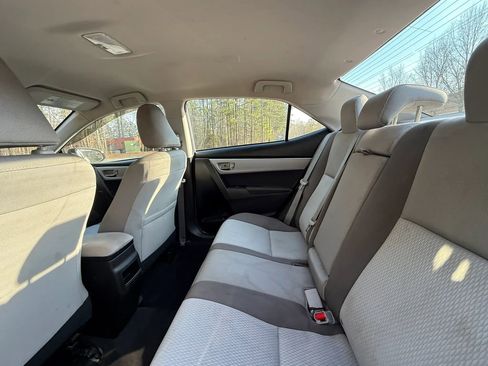 Used 2018 Toyota Corolla LE image 16