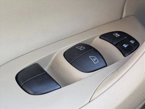 Used 2016 Nissan Altima 2.5 SL w/ Moonroof Package image 13