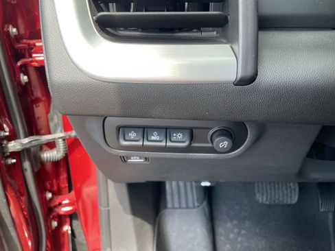 Used 2023 GMC Terrain SLT w/ Infotainment Package II AWD/4WD image 19