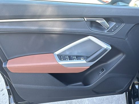 Certified 2025 Audi Q3 2.0T Premium image 12