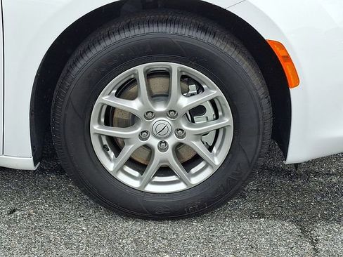 New 2026 Chrysler Voyager LX FWD image 5