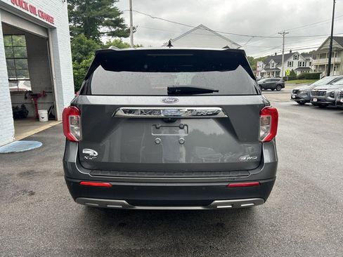 Used 2022 Ford Explorer XLT w/ Equipment Group 202A AWD/4WD image 6