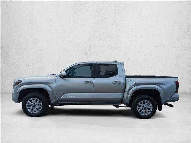 Used 2025 Toyota Tacoma SR5 AWD/4WD image 9