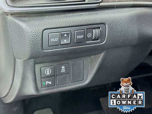 Used 2018 Honda Accord Touring image 11