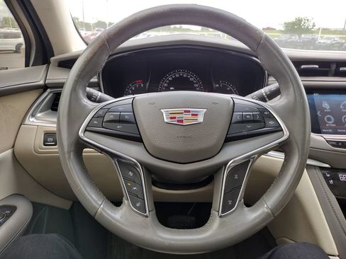 Used 2017 Cadillac XT5 Premium Luxury FWD image 22