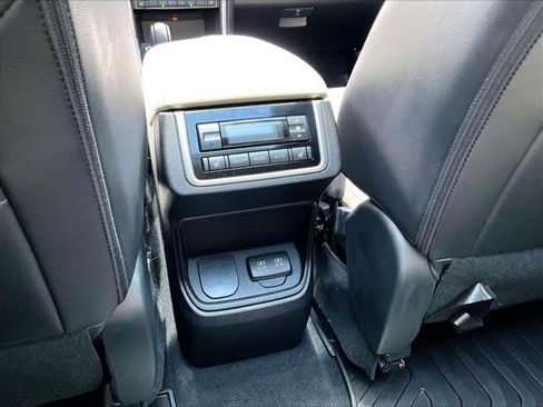 Used 2020 Subaru Ascent Limited w/ Technology Package AWD/4WD image 22