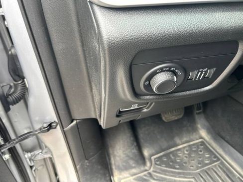 Used 2024 Jeep Grand Cherokee Altitude AWD/4WD image 15