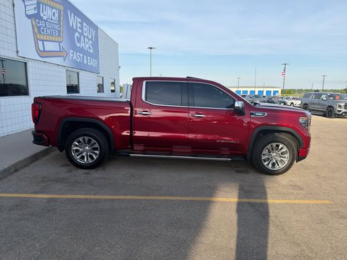 Used 2024 GMC Sierra 1500 Denali w/ Technology Package AWD/4WD image 5