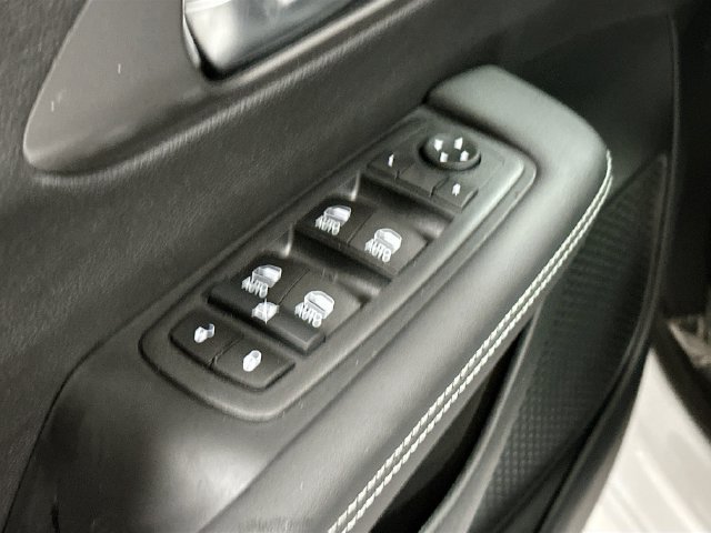 New 2026 Chrysler Pacifica Select AWD/4WD image 16
