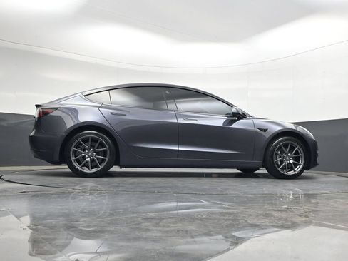 Used 2019 Tesla Model 3 Standard Range Plus RWD image 37